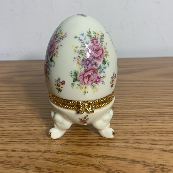 Formalities by Baum Bros Porcelain Egg Shaped footed Trinket Box - Picture 1 of 7